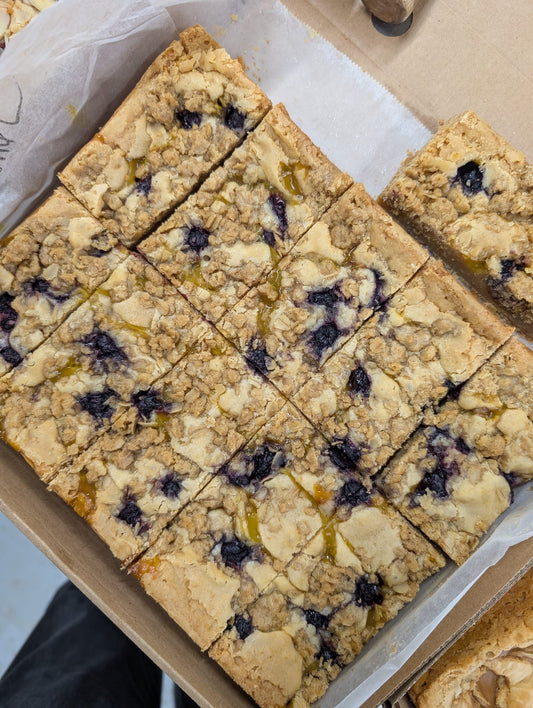 Lemon & Bluberry Crumble Blondie