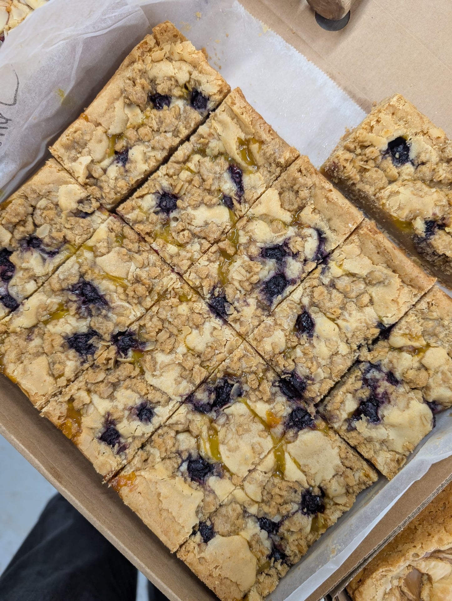 Lemon & Bluberry Crumble Blondie
